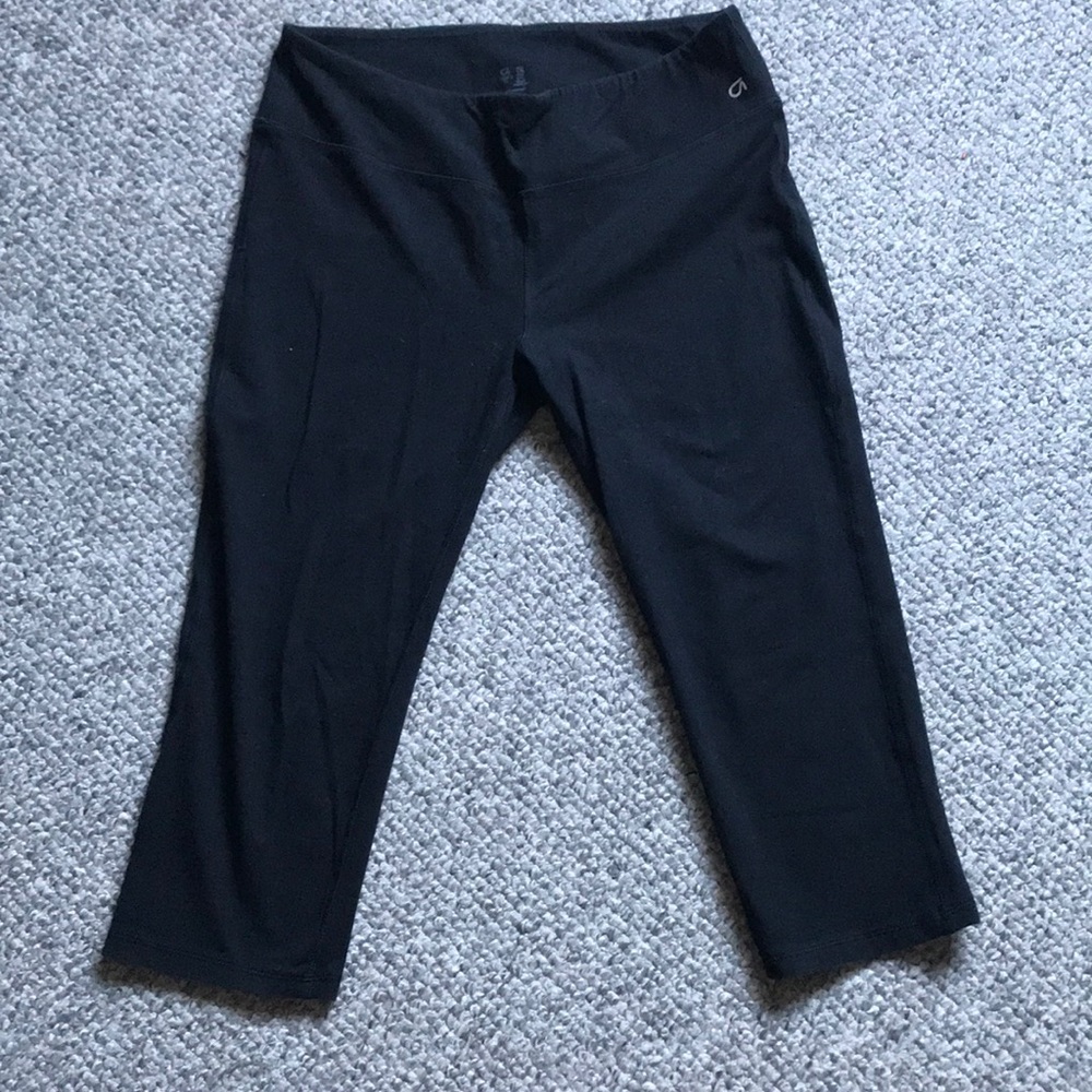 Black yoga pants